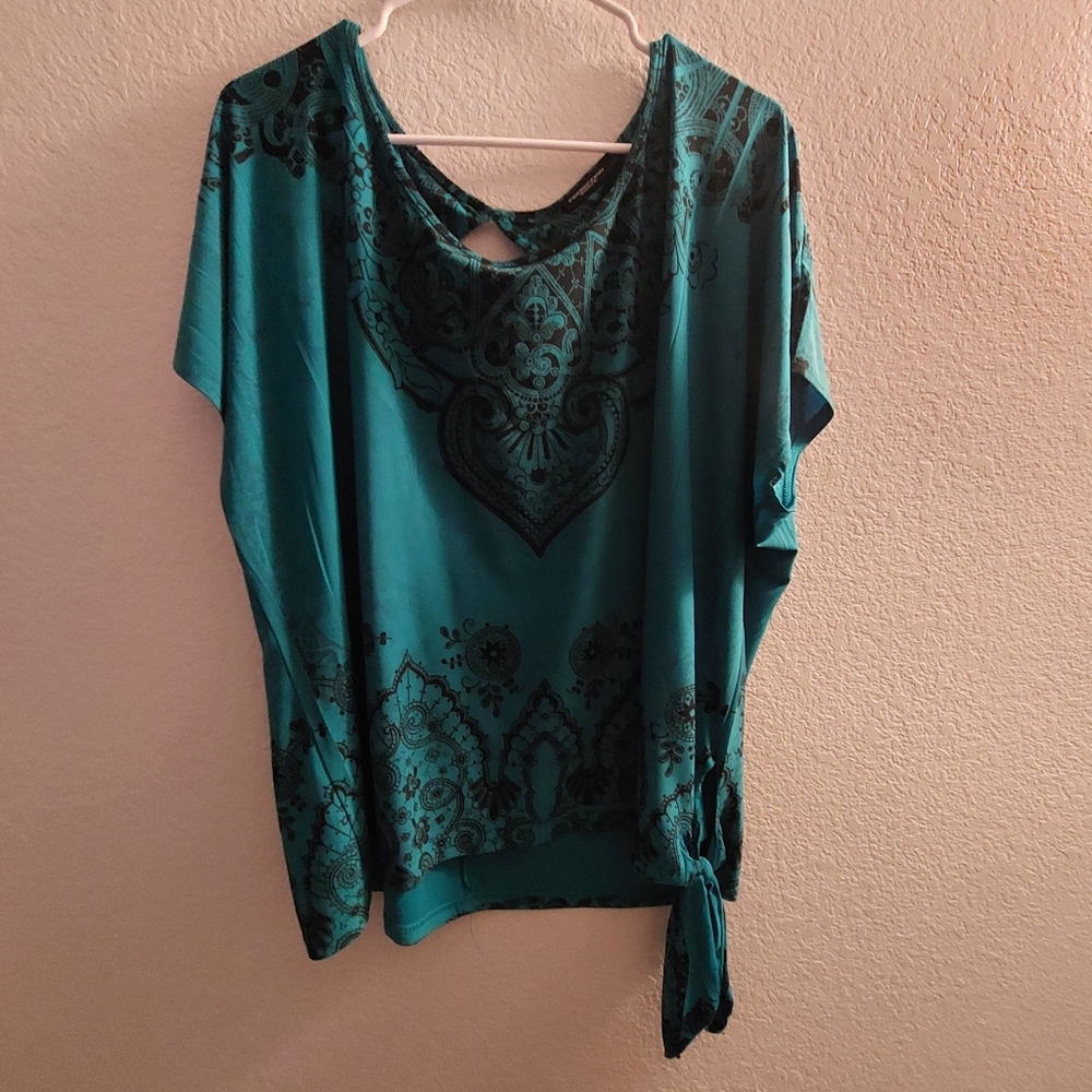 Perception Black & Green 2X blouse